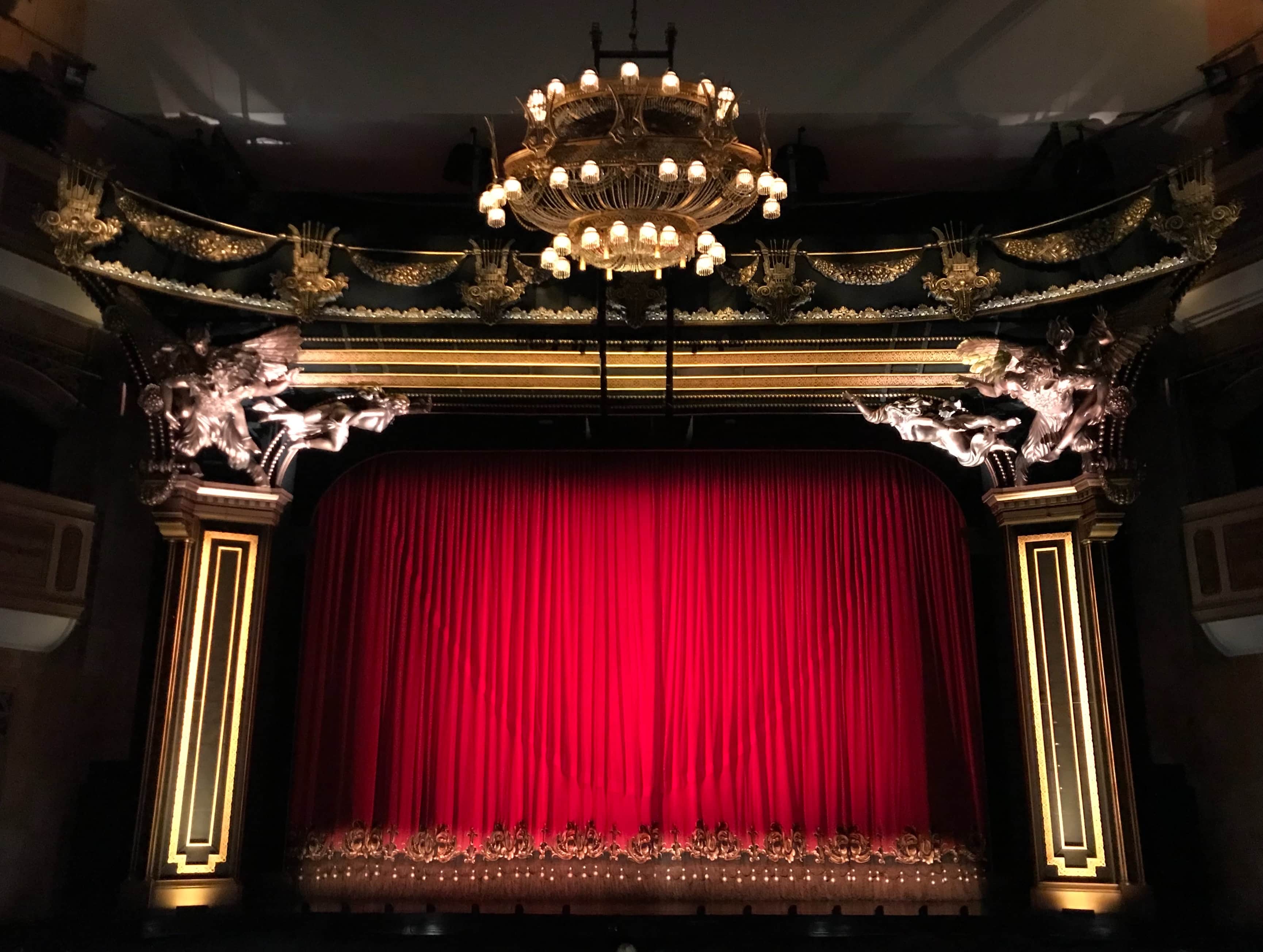 Filmmaking Trends in 2020 - An Image of a red Curtain in a Theatre