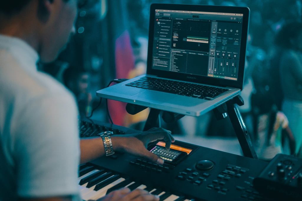 apple's laptops for music production